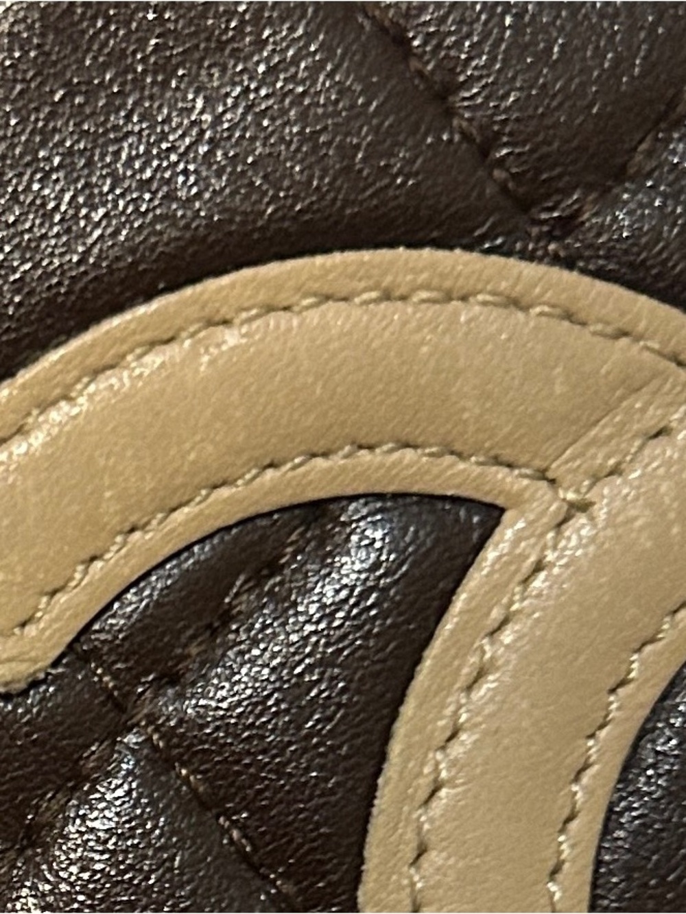 CHANEL Cambon Brown Quilted Leather Key Holder W/ Beige CC Logo (VGUC) - Picture 3 of 15